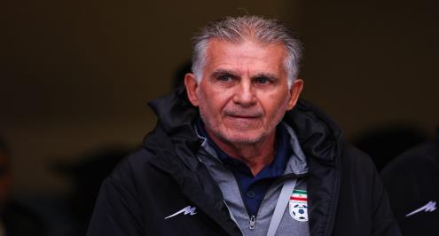 كيروش غاضبًا من صحفي إنجليزي: أدعوك للتفكير في بلدك.. وكم ستدفع لي للإجابة؟ (فيديو)